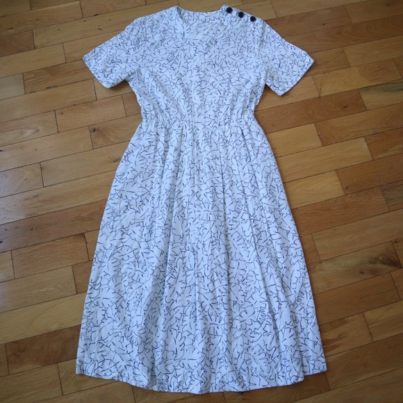 Vintage Southern Lady Botanical Print White and Blue Midi Dress - Picture 10 of 12